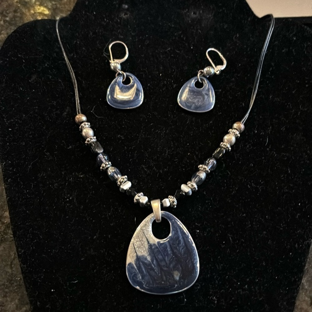 Silver Tone Blue Metal Necklace Earring set